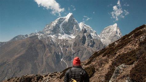 Lokasinya di Antara Pegunungan Nepal, Seberapa Bahaya Pendaratan ...