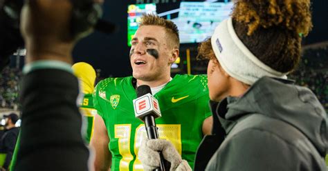 Oregon quarterback Bo Nix talks injured ankle, updates health status