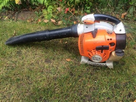 Stihl leaf blower BG 86 C | in New Haw, Surrey | Gumtree