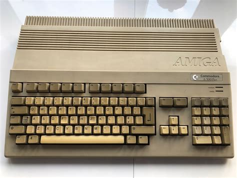 Amiga 500 Plus - 8809201776 - oficjalne archiwum Allegro