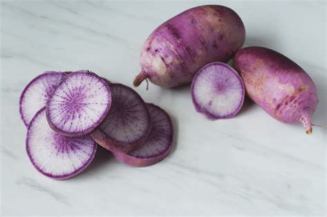 A Chefs Guide To Radishes: Exploring The Numerous Varieties and Flavors ...