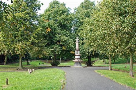 Woodside Park © Brian Clift cc-by-sa/2.0 :: Geograph Britain and Ireland