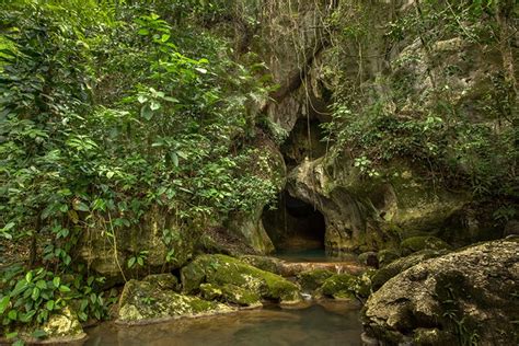 Exploring the ATM Cave in Belize