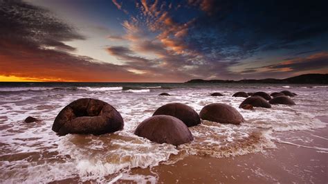 Moeraki Boulders NZ – Bing Wallpaper Download