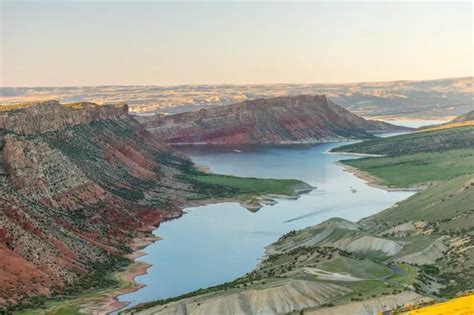 Flaming Gorge Reservoir: Complete Guide – Wild