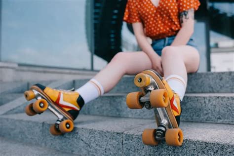 Rollerblades vs Roller Skates for Outdoors (What's The Difference) - Hello Roller Girl | Your ...