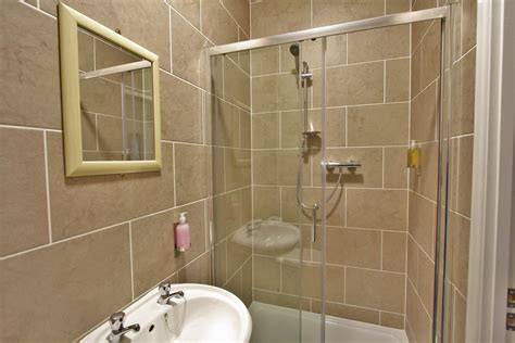 Cheap Hotels in Gloucester - Roomsbooked