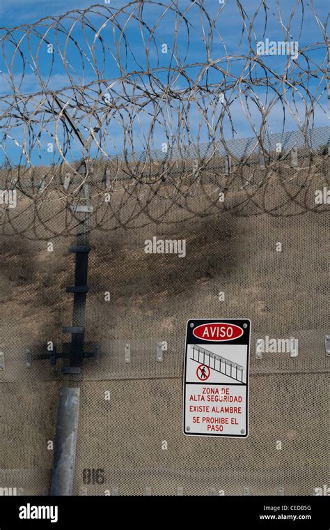 U.S.-Mexico Border Fence Stock Photo - Alamy