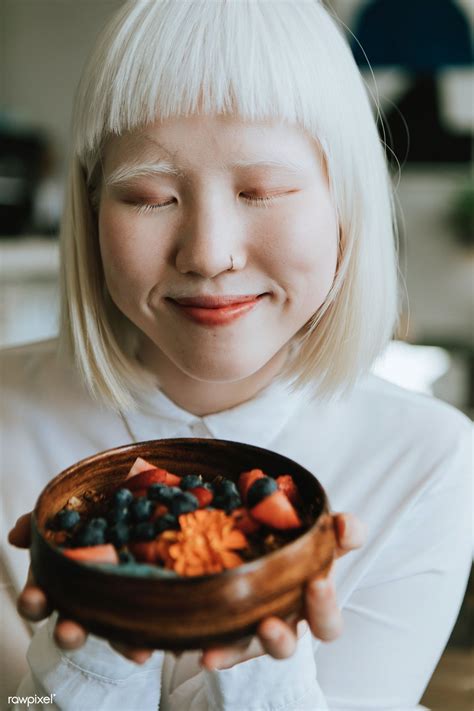 Albino girl having a healthy breakfast at a cafe | premium image by rawpixel.com / McKinsey ...