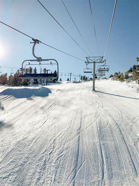 Snow Valley Mountain Resort – Skiing Day Trip