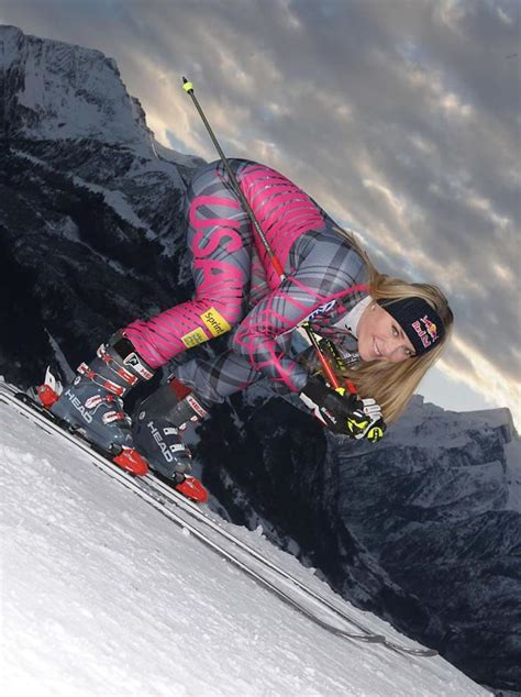 Lindsey Vonn: Skier breaks ankle in New Zealand training crash - Sports ...