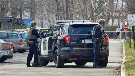 Police detain suspects after hours-long standoff at Kalamazoo apartment ...