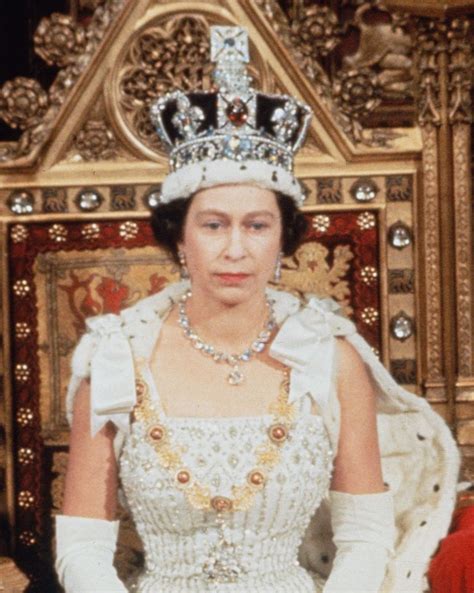 Queen Elizabeth's Most Beautiful Jewels - Pictures of the Queen's Tiaras & Crowns