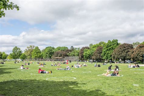 This is what Trinity Bellwoods looks like on its first weekend with social distancing circles