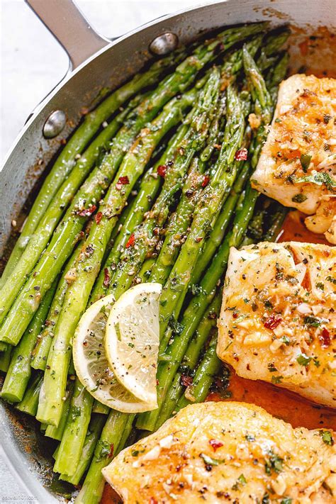 Garlic Butter Cod with Lemon Asparagus Skillet - #fish #recipe # ...