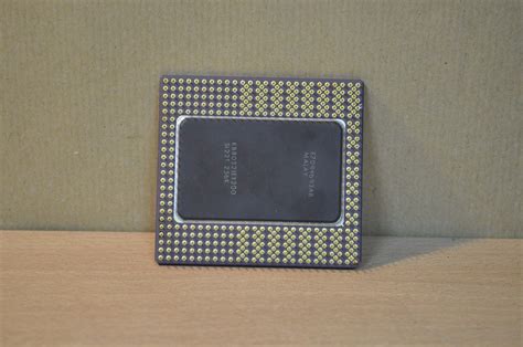 Intel Pentium Pro KB80521EX200 SL221 256K Socket 8 Gold Ceramic ...