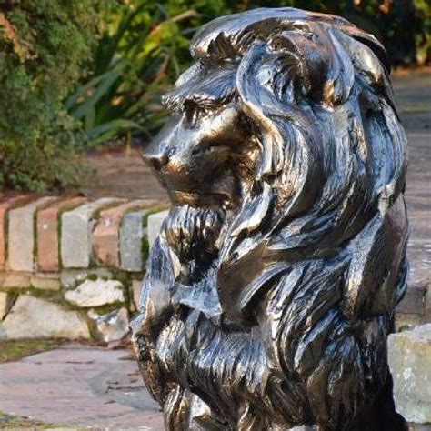 Sitting Lion (Right) - Garden Wonders UK