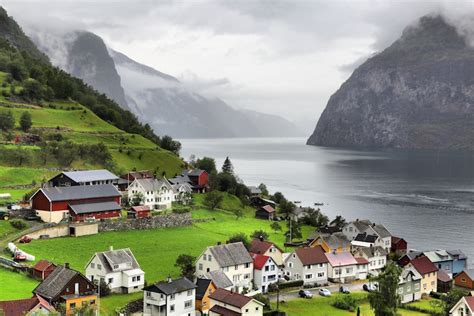 12 Most Scenic Small Towns in Norway (with Map & Photos) - Touropia