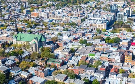 Quebec City vs Montreal: Which is the Better Destination?