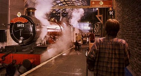 Harry Potter and the Sorcerer’s Stone - Platform 9 3/4 and the Hogwarts Express. | ฮอกวอตส์ ...