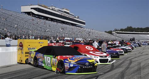 Trump 'proud of NASCAR' for protest-free New Hampshire race - Chicago Tribune