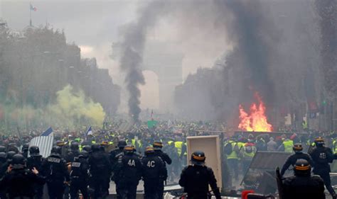 France news: ‘THUGS!’ Macron loses cool as protests erupt over fuel ...