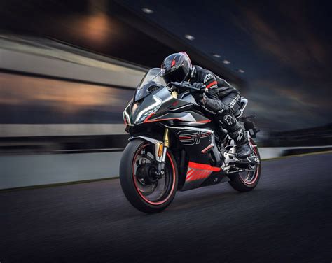 450SR | Unleash the Power of Performance | CFMOTO Motorcycles