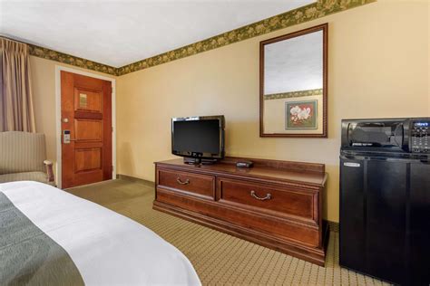 QUALITY INN BREEZE MANOR BREEZEWOOD | NO BOOKING FEES, GREAT RATES