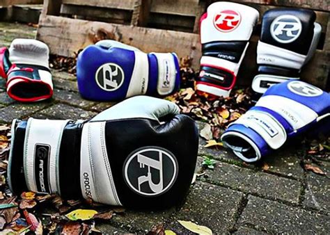 Types of boxing gloves: What are they for