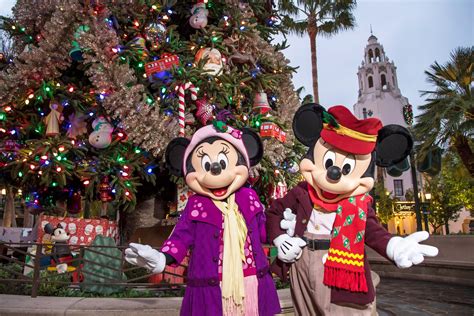 15 Reasons To Visit Disneyland Resort During The Holidays (2023) - La ...