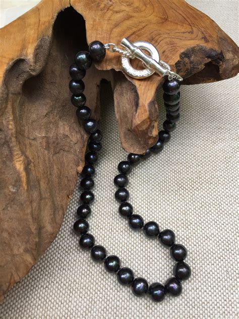 "Classic" Black Pearl Necklace 9-10mm | Lucas Robert Designs