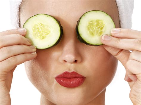 Cucumber for Eyes: How to Use and its Benefits | Styles At Life