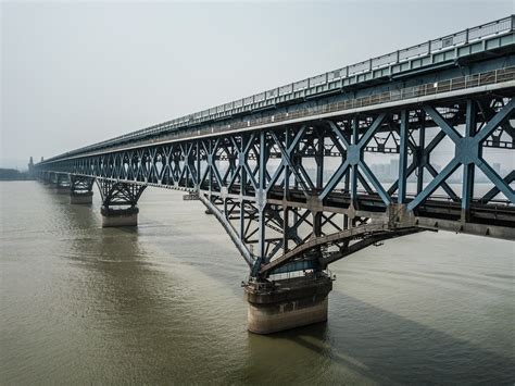 The Nanjing Yangtze River Bridge, completed in 1968. : r/InfrastructurePorn