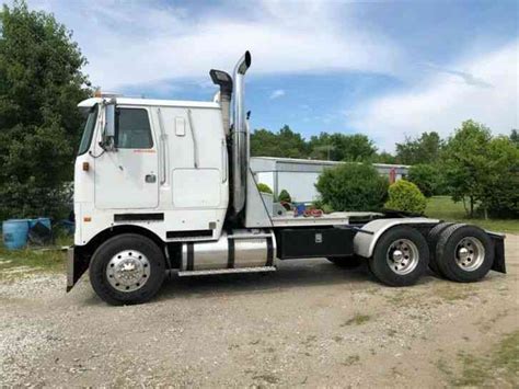 Whitegmc/White/Volvo/Cabover (1993) : Sleeper Semi Trucks