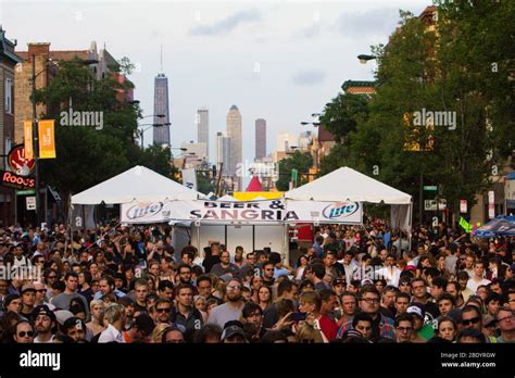 Large crowd on Street Festival, Chicago, Illinois, USA Stock Photo - Alamy