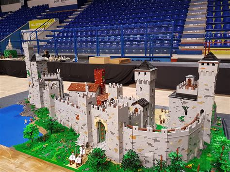 Beautiful Medieval LEGO Town - All About The Bricks