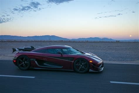 Koenigsegg Agera RS hits 284 mph on way to new land speed record