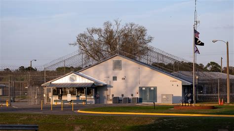 Florida evacuates 4,000 prisoners for Hurricane Idalia | wtsp.com