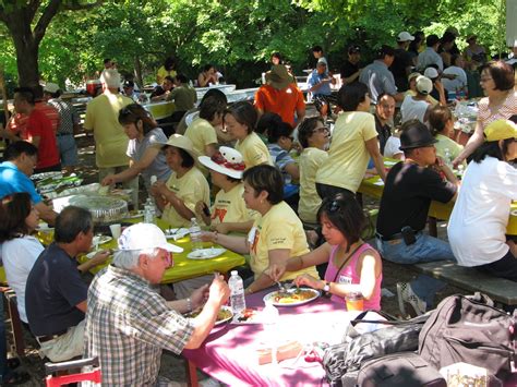 Currents & Breaking News: Picnic A Means of Keeping Filipino 'Tribal ...