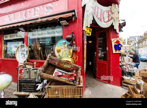 ALICE'S, ANTIQUES SHOP MADE FAMOUS BY THE PADDINGTON FILMS, PORTOBELLO ROAD, PORTOBELLO MARKET ...