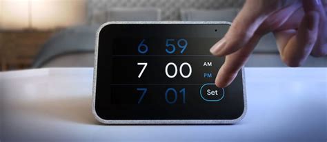 Lenovo Smart Clock, Smart Display with Google Assistant launched in India!