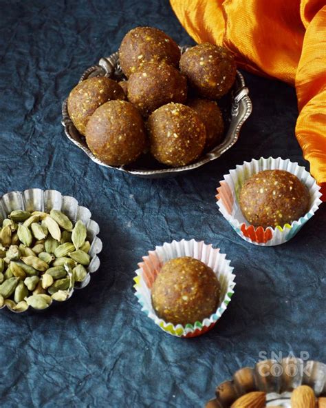 Besan Ladoo Recipe - SnapCook