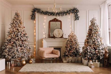 How to Decorate a Christmas Tree Like a Pro, According to a Macy's Designer