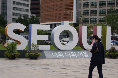 South Korea reports over 1,200 new COVID-19 cases amid slow vaccination ...