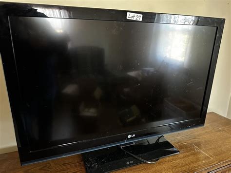 46'' LG TV | Live and Online Auctions on HiBid.com