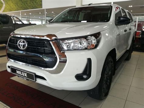 New Toyota Hilux 2.4 GD-6 Raider 4x4 Auto Double Cab Bakkie for sale in ...