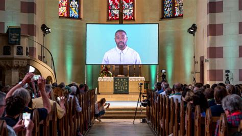 AI-powered church service in Germany draws a large crowd | Ars Technica