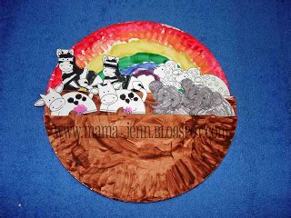 Noah's Ark Paper Plate Craft | Fun Family Crafts