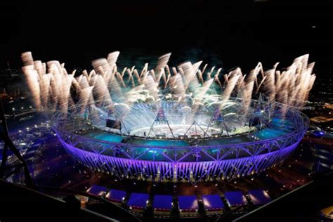 London Olympic Stadium - Exterior at Night - modlar.com