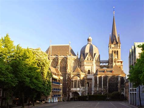 Aachen Cathedral: Great cathedral with historical, architectural and ...